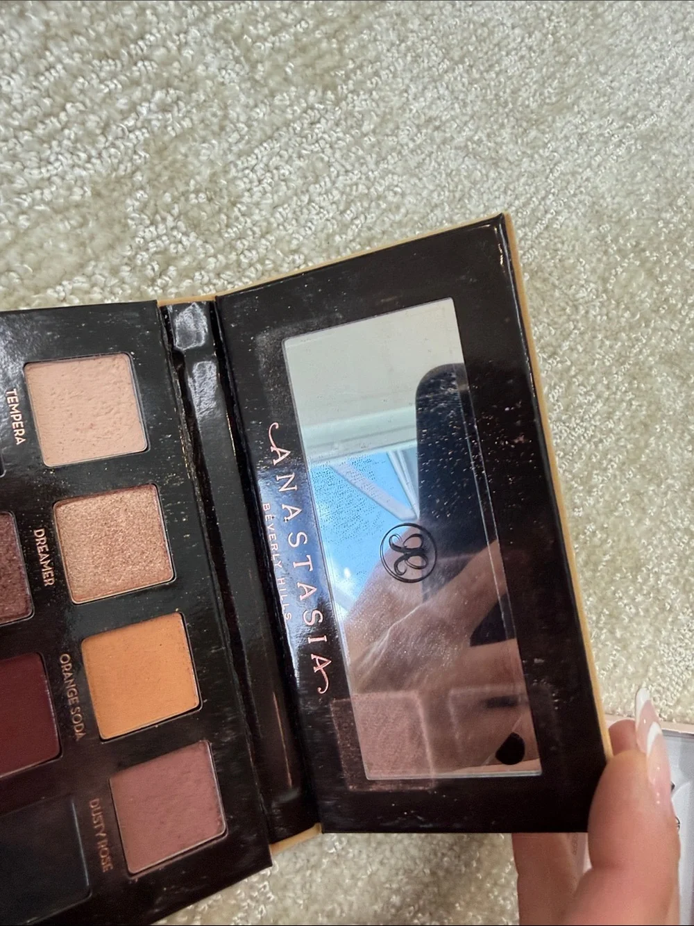 Anastasia Beverly Hills velvety eyeshadow